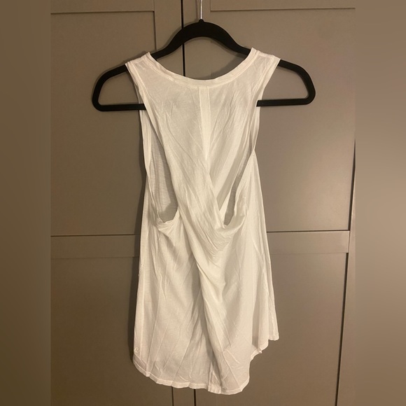 Lululemon Bend & Twist Tank - Picture 4 of 5